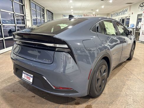 New 2026 Toyota Prius SE image 2