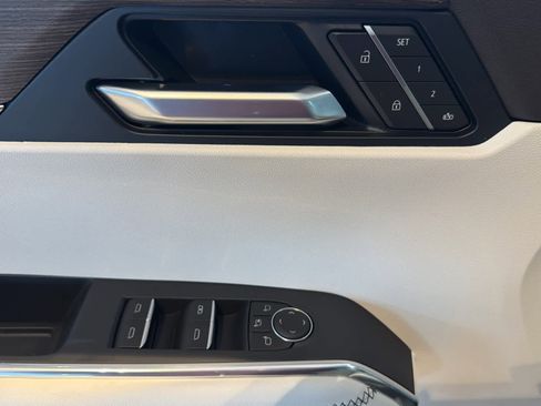 New 2026 GMC Acadia Denali w/ Super Cruise Package FWD image 15