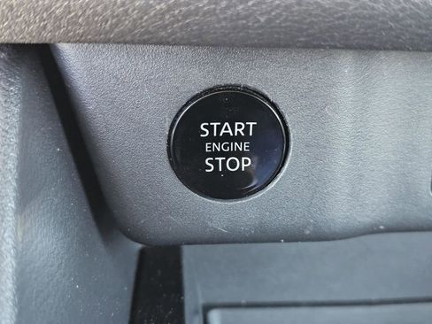 Used 2024 Nissan Rogue S image 24