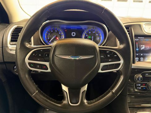Used 2019 Chrysler 300 Touring w/ Sport Appearance Package RWD image 15