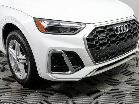 Used 2024 Audi Q5 e Premium w/ Convenience Package AWD/4WD image 36