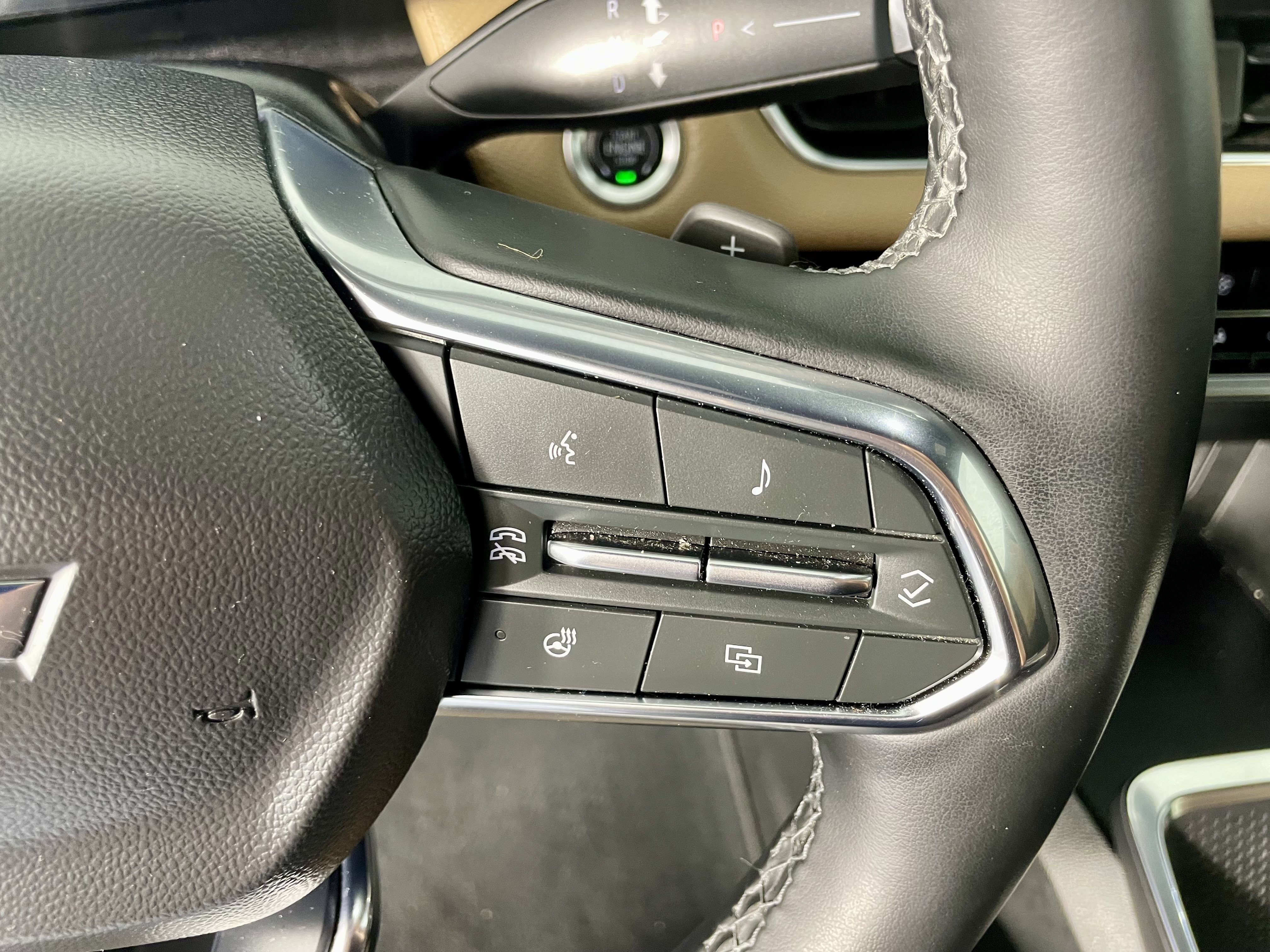 Used 2025 Chevrolet Equinox ACTIV w/ Safety and Technology Package FWD image 16