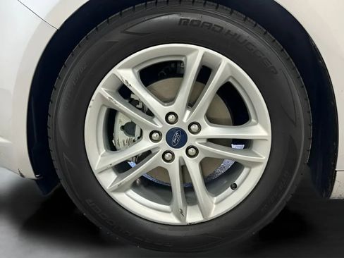 Used 2018 Ford Fusion SE w/ Fusion SE Technology Package FWD image 25
