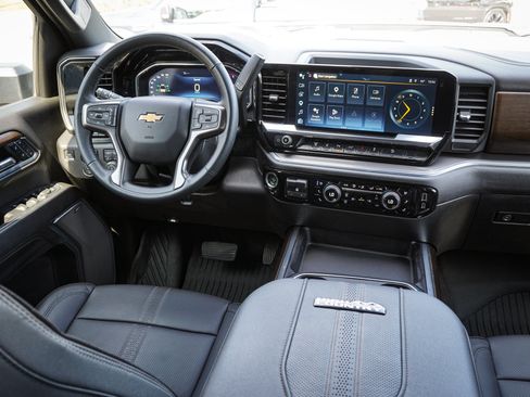 Used 2024 Chevrolet Silverado 2500 High Country w/ High Country Premium Package AWD/4WD image 27