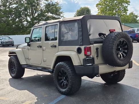 Used 2018 Jeep Wrangler Unlimited Sahara w/ Max Tow Package AWD/4WD image 3