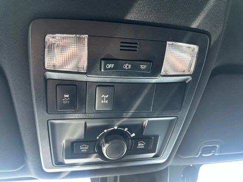 Used 2018 Toyota Tacoma TRD Off-Road w/ Technology Package AWD/4WD image 28