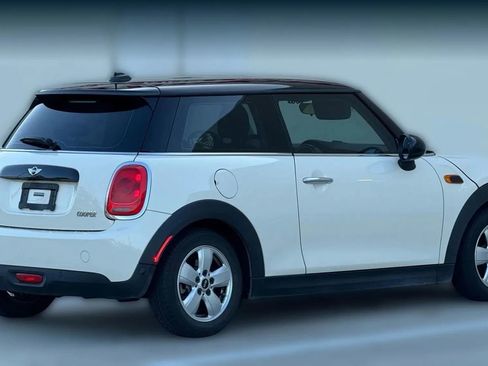 Used 2018 MINI Cooper 2-Door Hardtop image 7