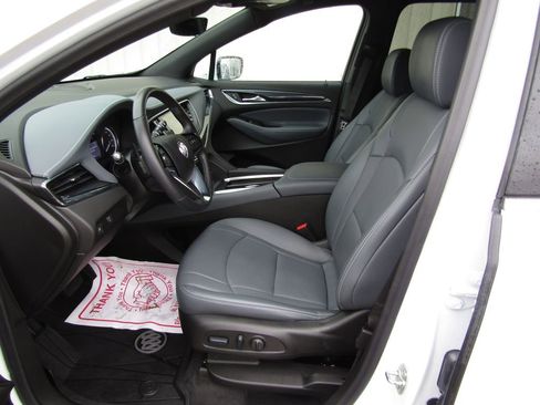 Used 2024 Buick Enclave Essence w/ Sport Touring Edition image 25