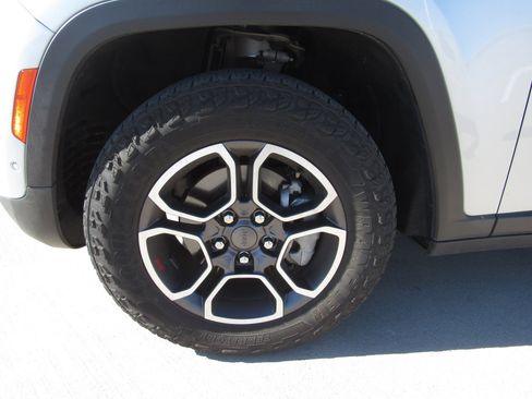 Used 2022 Jeep Grand Cherokee Trailhawk w/ ADV Protech Group II image 4