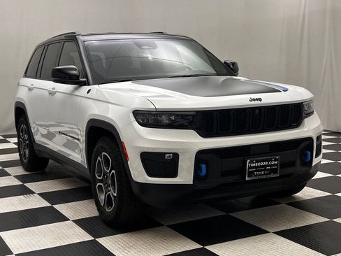Used 2023 Jeep Grand Cherokee Trailhawk AWD/4WD image 2