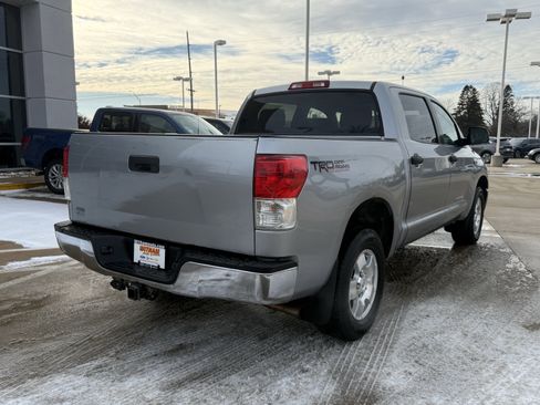 Used 2011 Toyota Tundra 4x4 CrewMax image 4