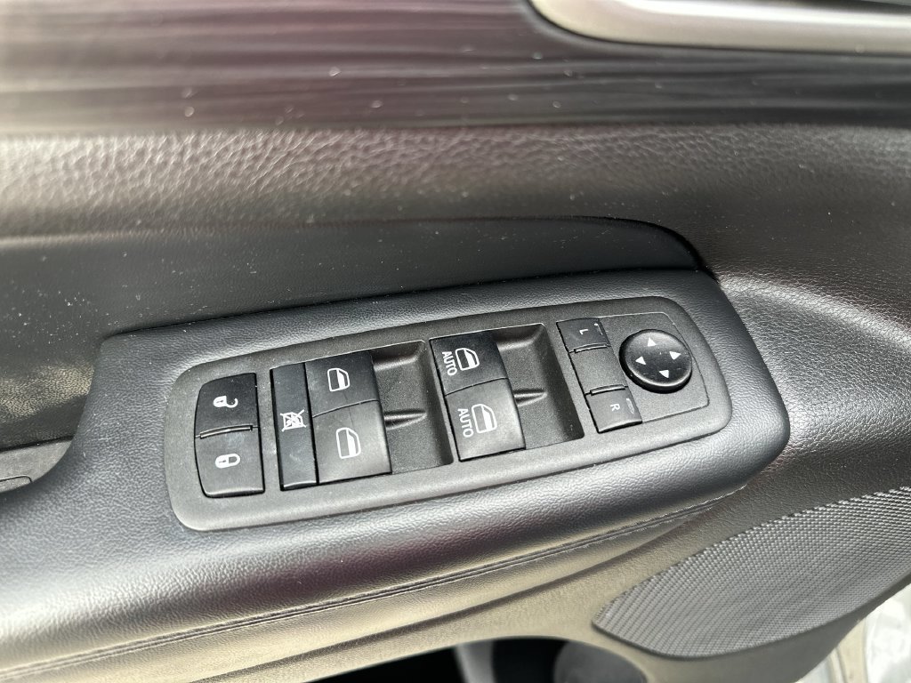 Used 2021 Jeep Grand Cherokee Laredo X AWD/4WD image 24