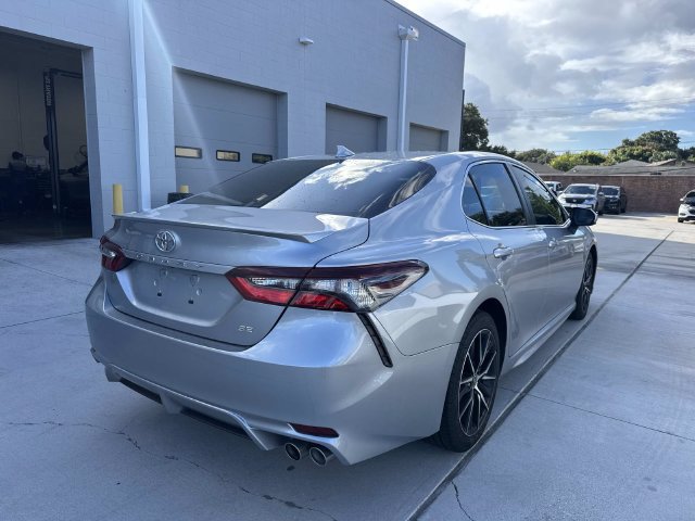 Used 2021 Toyota Camry SE FWD image 7