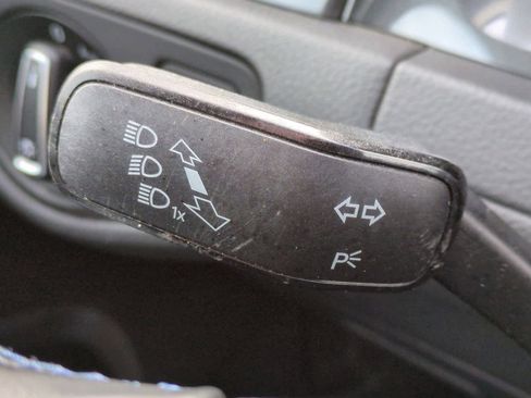 Used 2017 Volkswagen e-Golf SEL Premium image 26