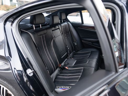 Used 2018 BMW 540i xDrive xDrive M-Sport w/ M Sport Package image 18