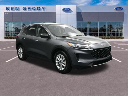 Used 2022 Ford Escape SE FWD image 1