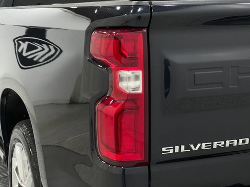 Used 2022 Chevrolet Silverado 1500 High Country w/ High Country Premium Package AWD/4WD image 33