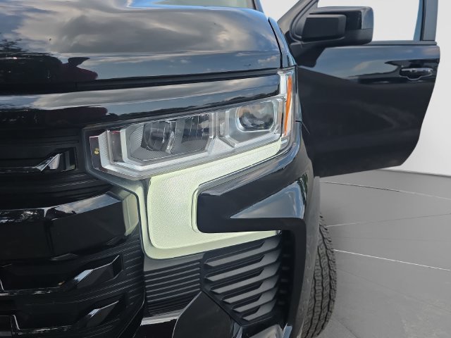 Used 2023 Chevrolet Silverado 1500 RST AWD/4WD image 33