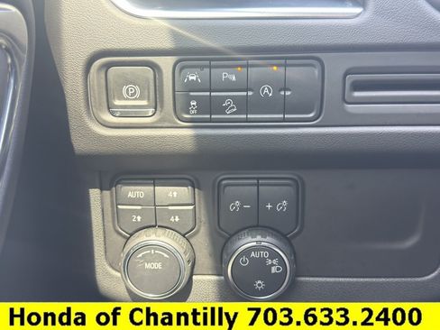 Used 2023 Chevrolet Tahoe Premier AWD/4WD image 15