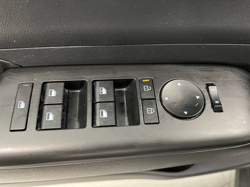 Used 2024 Hyundai Kona SEL FWD image 15