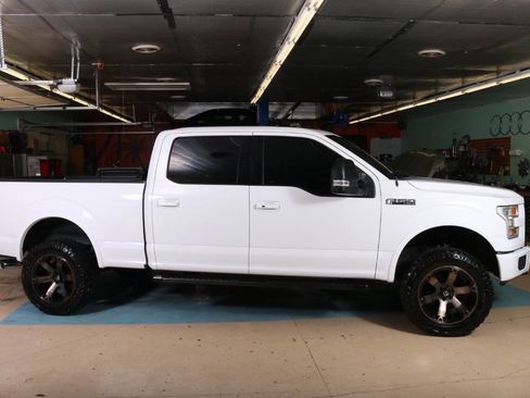 Used 2016 Ford F150 Lariat w/ Equipment Group 502A Luxury AWD/4WD image 3