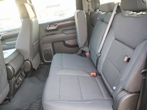 Used 2025 GMC Sierra 1500 Elevation image 13
