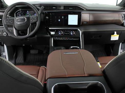 New 2026 GMC Sierra 3500 Denali Ultimate AWD/4WD image 13