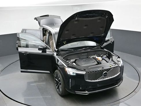 New 2026 Volvo XC90 T8 Plus w/ Protection Package Premier image 51