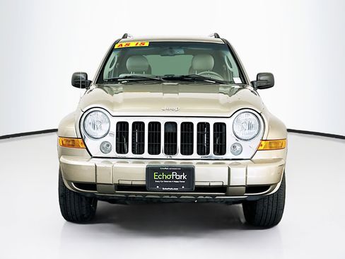 Used 2006 Jeep Liberty Limited image 2