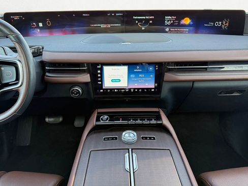 Used 2025 Lincoln Navigator Reserve AWD/4WD image 8
