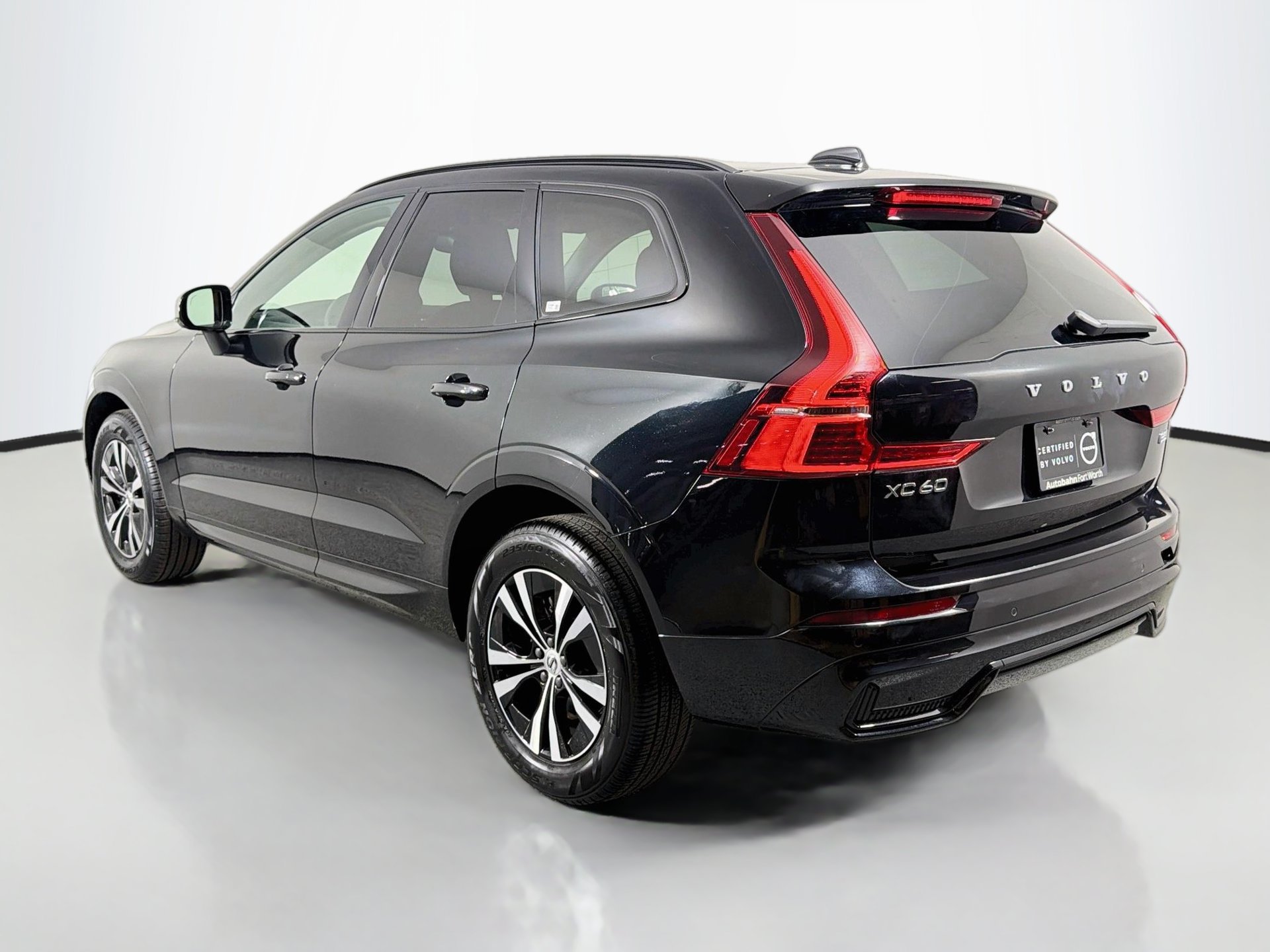 Used 2024 Volvo XC60 B5 Core AWD/4WD image 8