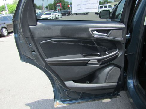 Used 2016 Ford Edge Titanium w/ Equipment Group 301A AWD/4WD image 14