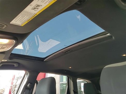 Used 2019 Jeep Grand Cherokee Laredo image 19