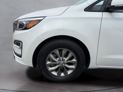 Used 2019 Kia Sedona LX image 13