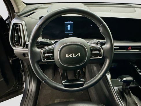 Used 2024 Kia Sorento S image 18