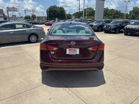 Used 2025 Nissan Altima 2.5 SV FWD image 6