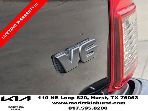 Used 2021 Toyota Tacoma SR5 w/ Trail Edition image 18