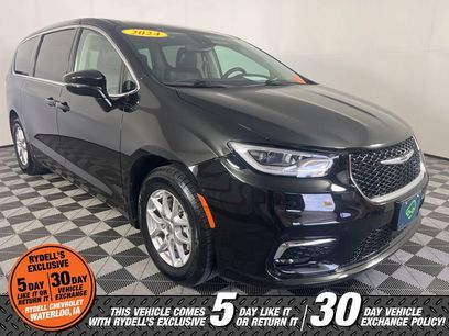 Used 2024 Chrysler Pacifica Touring-L