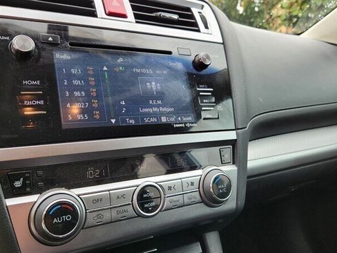 Used 2017 Subaru Outback 2.5i Premium image 17