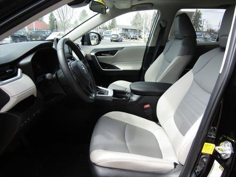 Certified 2021 Toyota RAV4 XLE Premium image 11