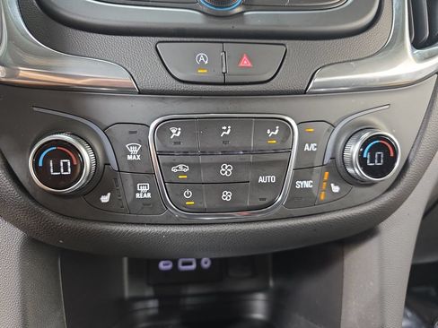 Used 2024 Chevrolet Equinox LT AWD/4WD image 21