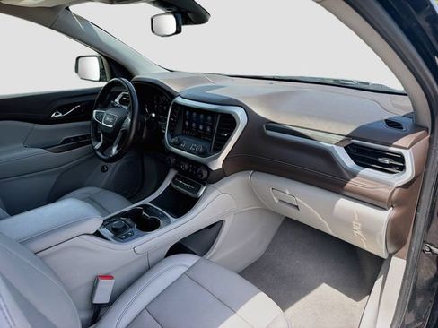 Used 2022 GMC Acadia SLT w/ Technology Package FWD image 14