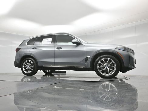 Used 2024 BMW X5 xDrive40i AWD/4WD image 49