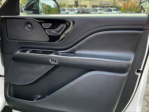 Used 2020 Lincoln Aviator Reserve w/ Class IV Trailer Tow Package image 24