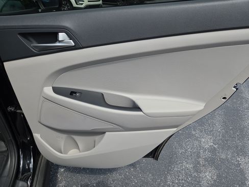 Used 2019 Hyundai Tucson SE AWD/4WD image 16