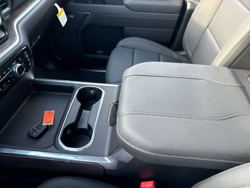 New 2026 GMC Sierra 2500 SLT w/ SLT Premium Package image 23