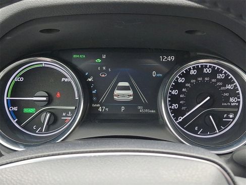 Used 2020 Toyota Camry XLE w/ Sunroof Package image 15