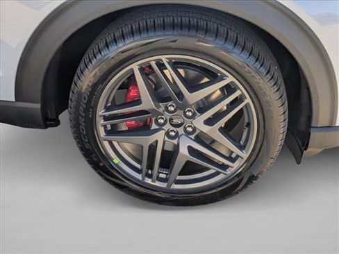 New 2026 Ford Explorer ST-Line w/ ST-Line Street Pack image 9