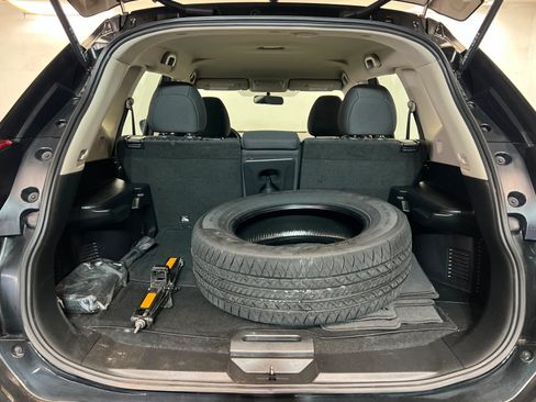 Used 2018 Nissan Rogue S AWD/4WD image 22