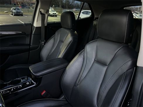 Used 2021 Buick Envision Essence w/ Technology Package I image 9